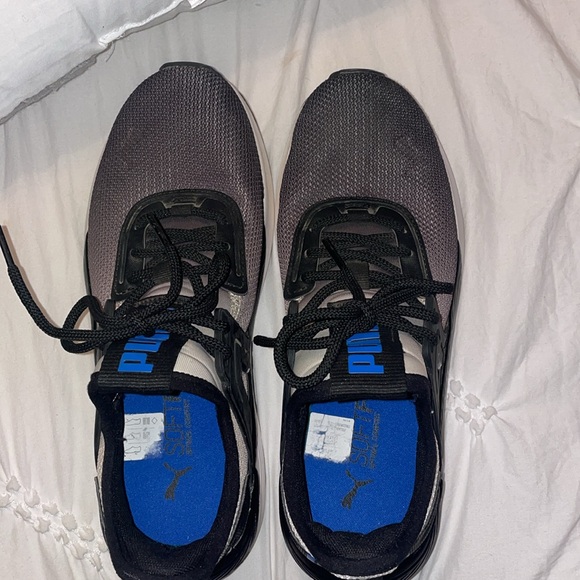 Puma - youth size 6. Great used condition. - Picture 3 of 12